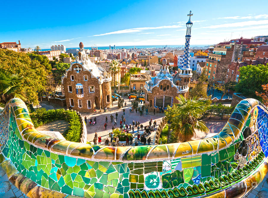 10 most famous historical monuments in Barcelona - Park Guell 