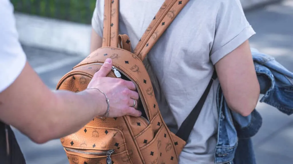 10 Barcelona Safety Tips to Avoid Being Pickpocketed
