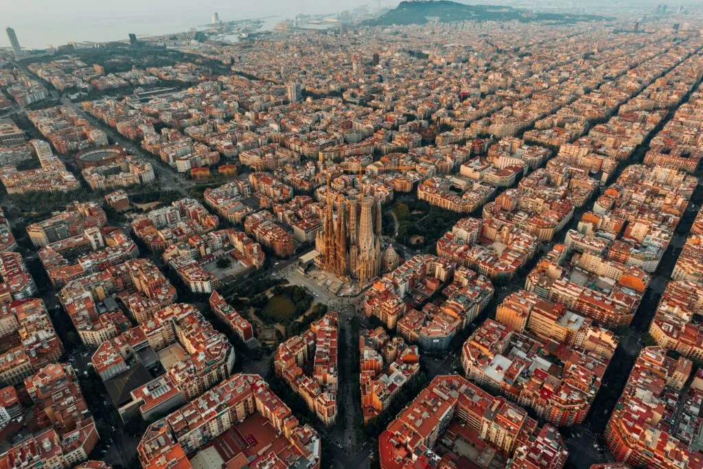 The Best Areas to Stay in Barcelona for Short and Mid-Term Rentals