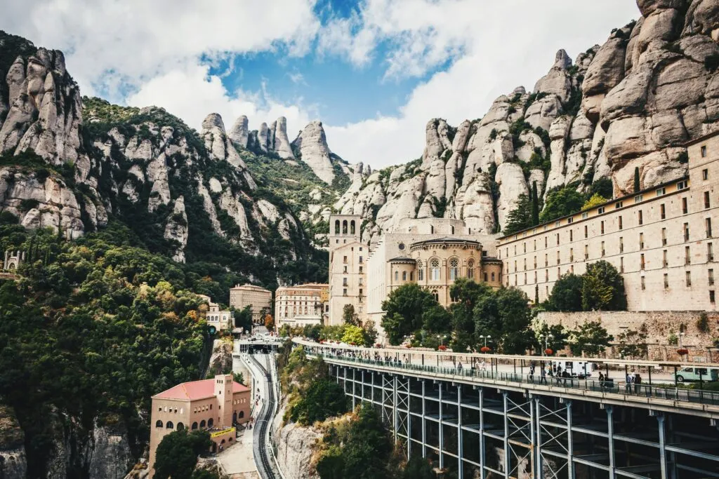 Montserrat-hiking-day-trip-barcelona-rental-properties-bizflats