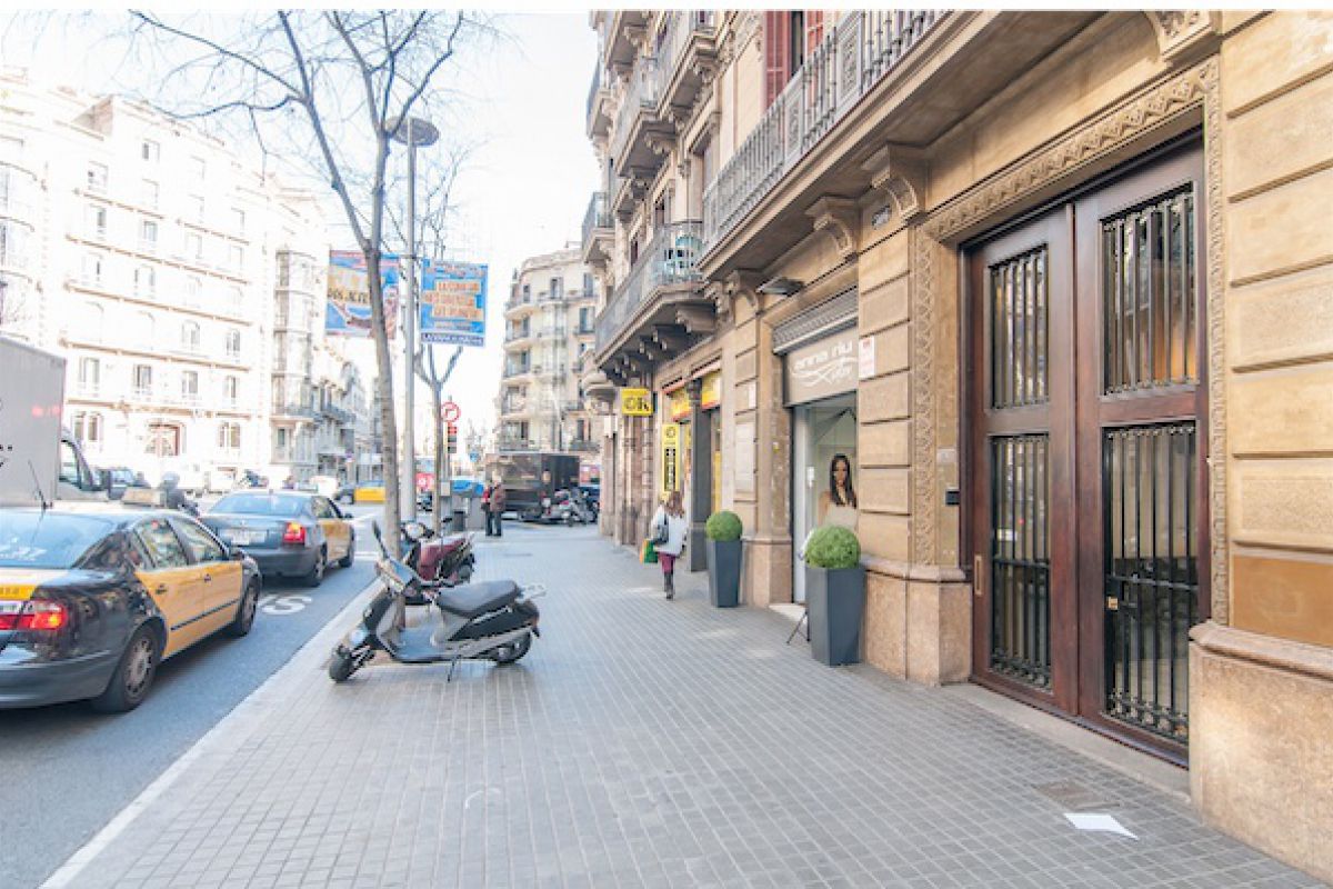 street view of the Dandi apartment in Barcelona, just a stroll away from Passeig de Gràcia