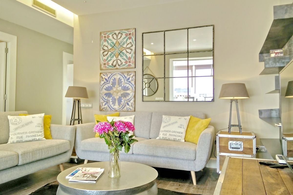 the Ferran Batik penthouse apartment is part of bizflats rental properties in Barcelona