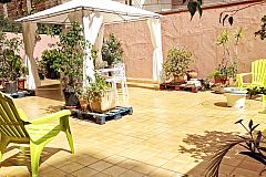 the terrace is worth a special mention. If you want a fresh and chilled-out place, this is the right spot to sunbathe at the Garden House apartment for rent in Barcelona close to L'Arc de Triomf