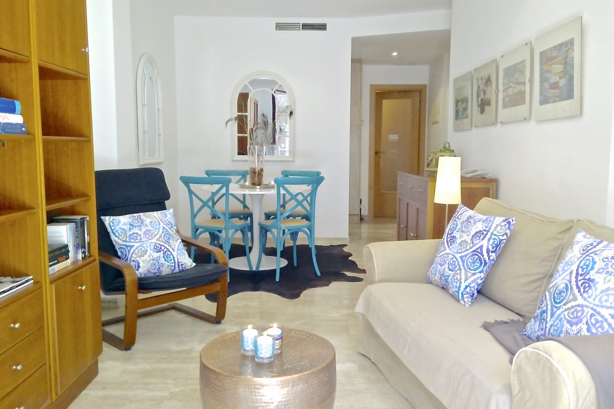welcome to this Urban Chic apartment with two bedrooms and terrace near Sagrada Familia