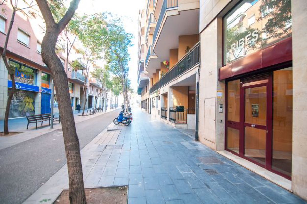 street view of the Neo apartment in Barcelona, just a stroll away from La Sagrada Família.