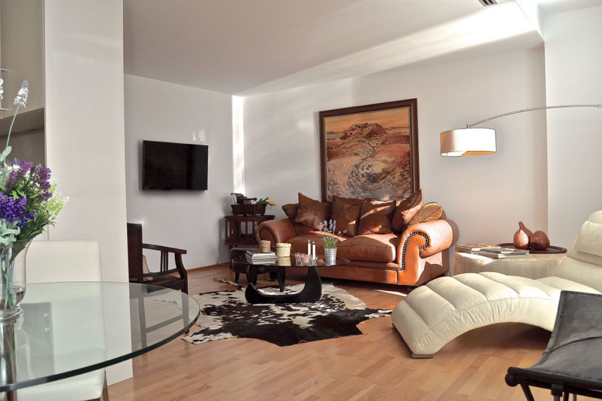 welcome to our Livingstone apartment in Barcelona, a rest for senses and a gift for the brave