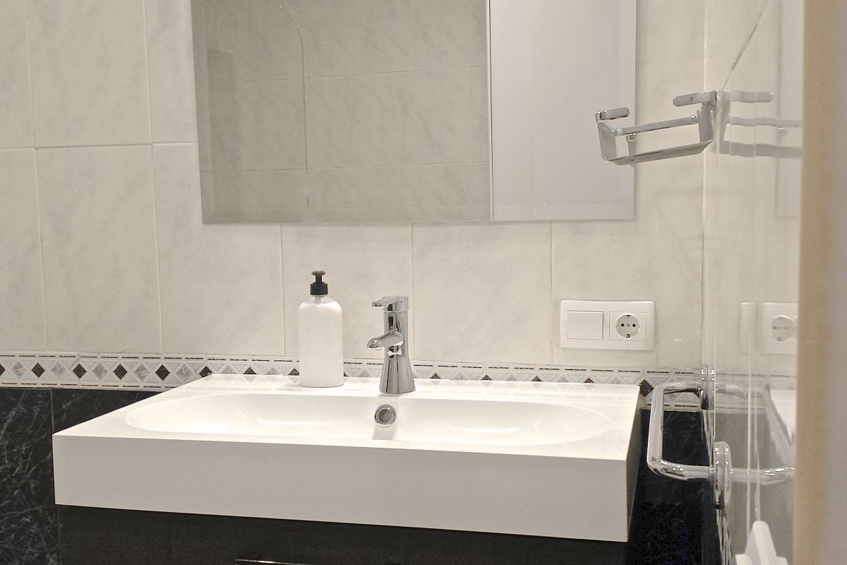the second bathroom vanity at Macca luxury apartment to rent for months in Barcelona close to El Born neighbourhood