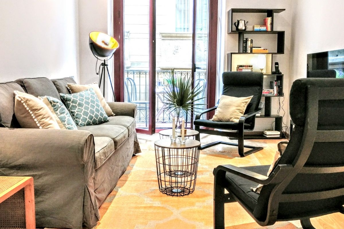 the Parsifal apartment boasts fast wifi Internet connection to create your Barcelona Technology Hub in this corporate flat in Barcelona La Rambla