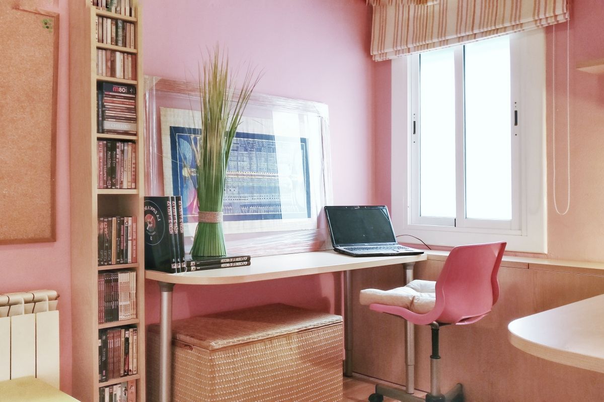unlimited wi-fi and a quiet room with plenty of office space to place your headquarters, and deal with a few hours of work ideal for digital nomads in Barcelona