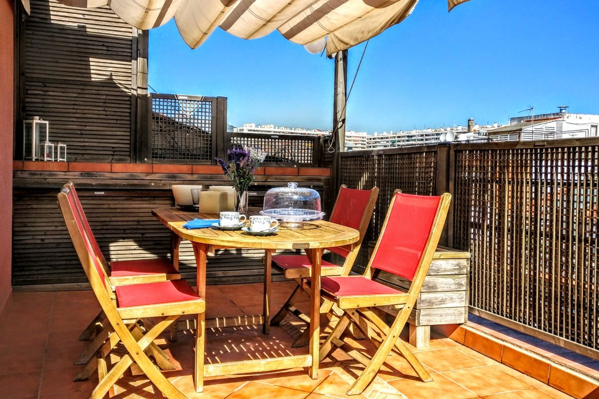 Jollie penthouse with Terrace in Les Corts Barcelona for monthly rentals