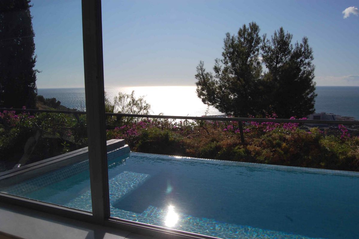 lush gardens in this Villa for rent in Sitges
