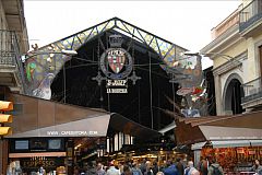 Boqueria market can be found in the surroundings of the Oriental apartment for short term rentals in Barcelona is ideal to take the most out of Barcelona for foodies
