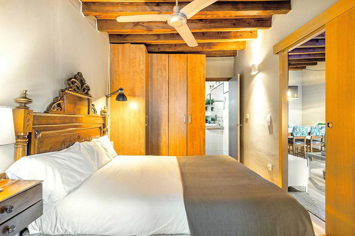 the ArtBlue penthouse master bedroom is ideal for family rentals in Barcelona